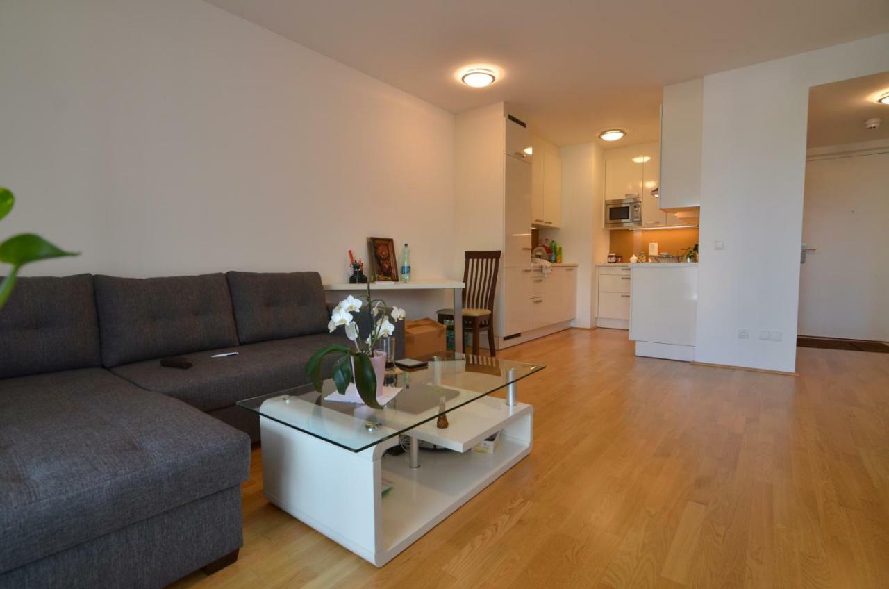 Apartment With Parking On Premise Відень Екстер'єр фото