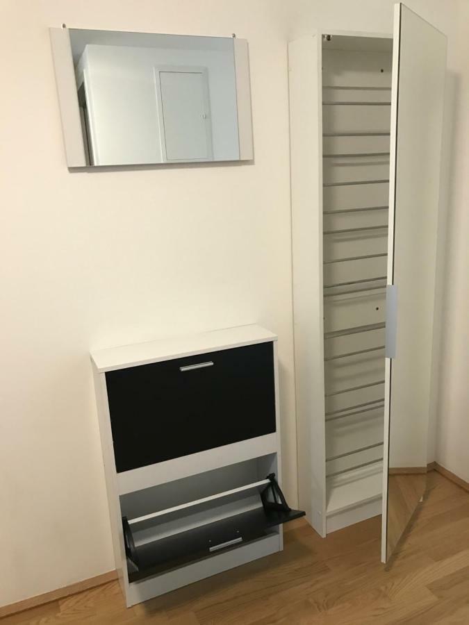 Apartment With Parking On Premise Відень Екстер'єр фото