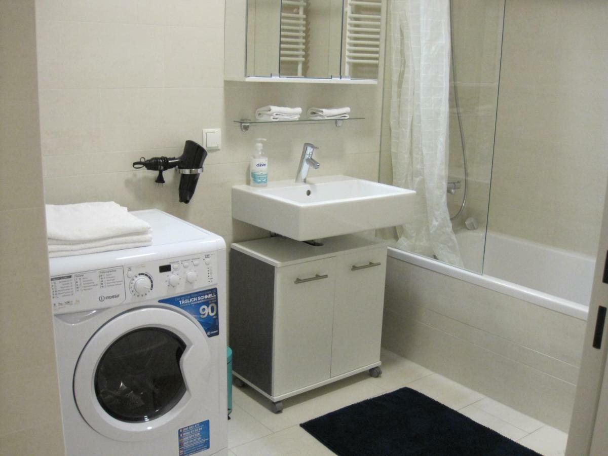 Apartment With Parking On Premise Відень Екстер'єр фото