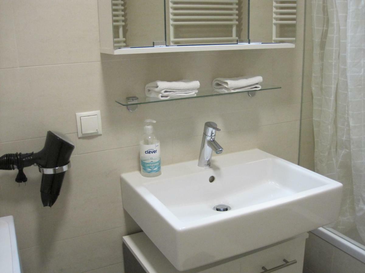 Apartment With Parking On Premise Відень Екстер'єр фото
