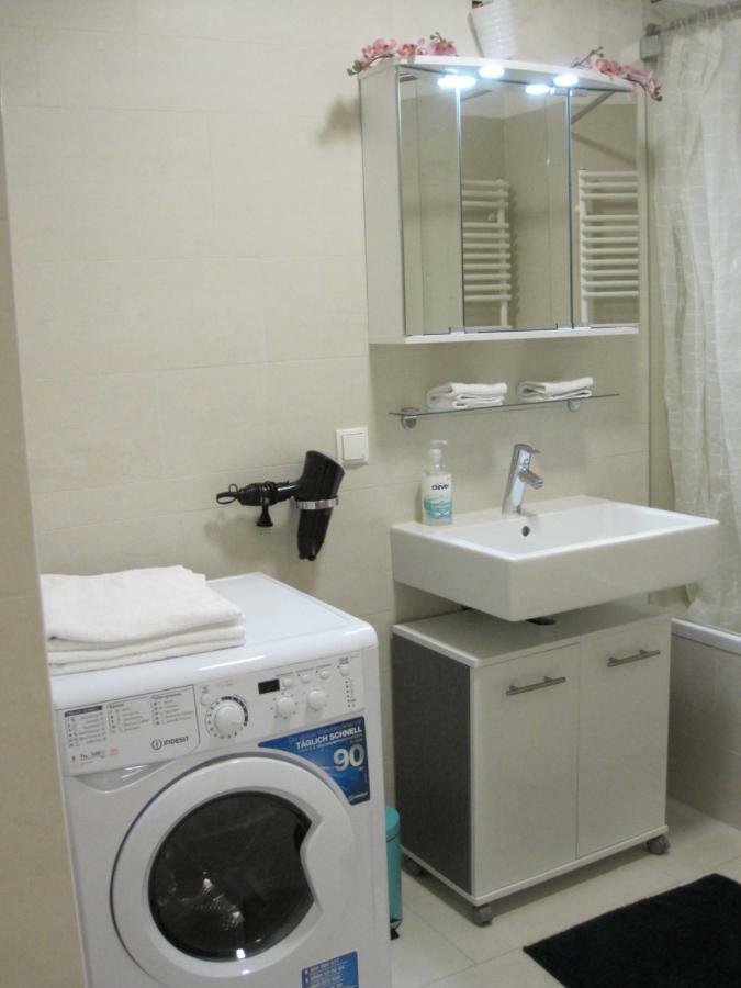 Apartment With Parking On Premise Відень Екстер'єр фото
