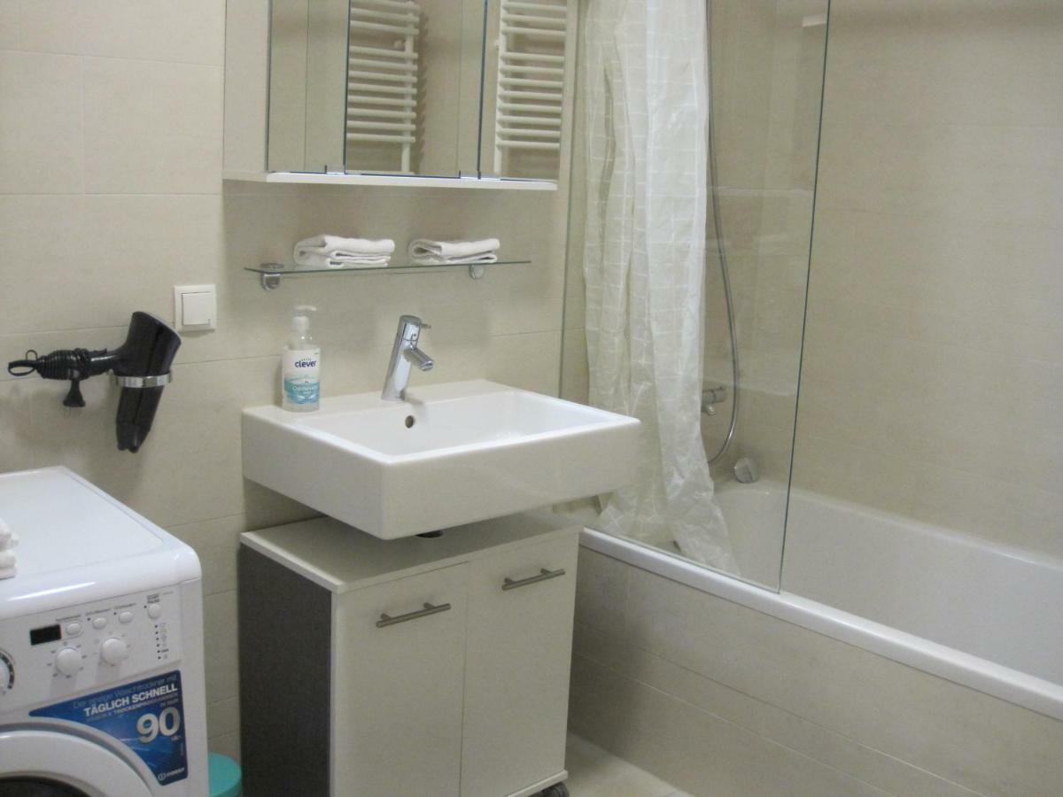 Apartment With Parking On Premise Відень Екстер'єр фото
